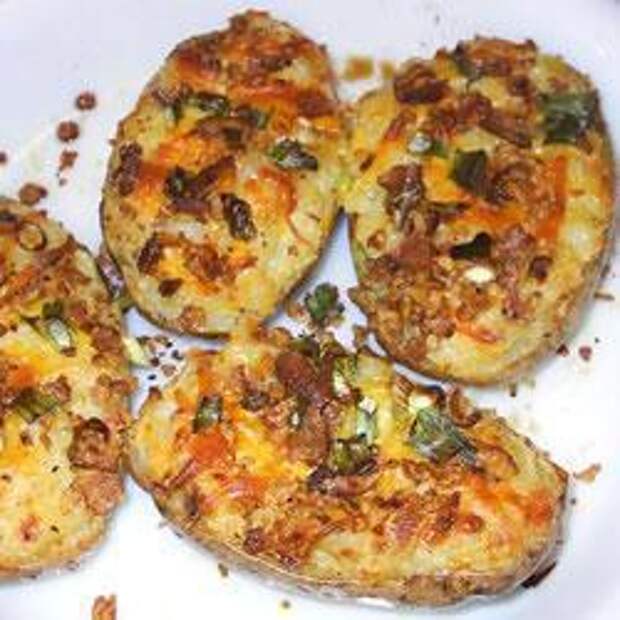 Картофель в духовке с начинкой из грибов и сыра