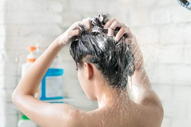 Мужчина снимал голую соседку в душе и попался с поличным