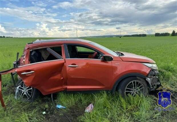 Четыре человека пострадали в столкновении с фурой в Самарской области