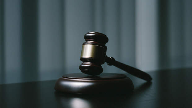 Школьный рюкзак и наручники: суд в США постановил освободить задержанного пятилетнего мальчика