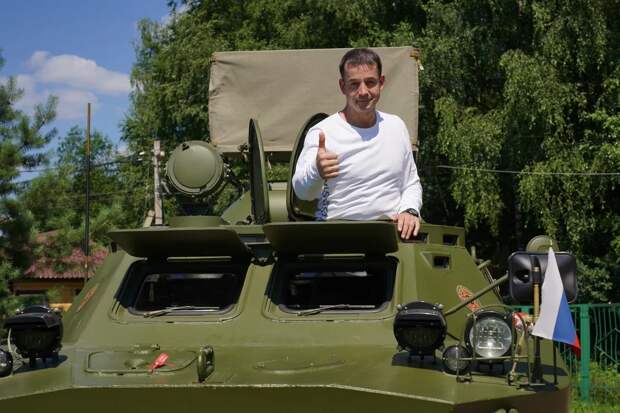Дмитрий Певцов призывает защитить памятные места боев и сражений от застройки / Фото: Кирилл Журавок