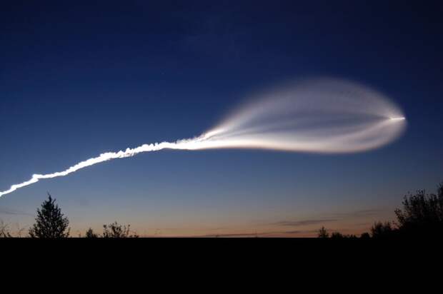 Почему полет ракеты Falcon-9, стартовавшей в Калифорнии, был виден над территорией России