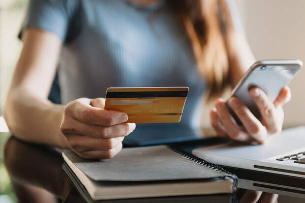 Юрист Мирзоев: ФНС может взыскать штраф при переводе денег на карту