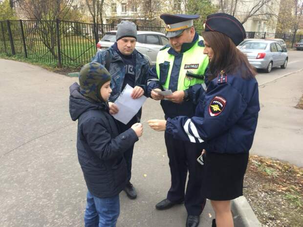 На территории ЮВАО прошла акция «Засветись!». Фото: Пресс-служба УВД по ЮВАО ГУ МВД России по г. Москве