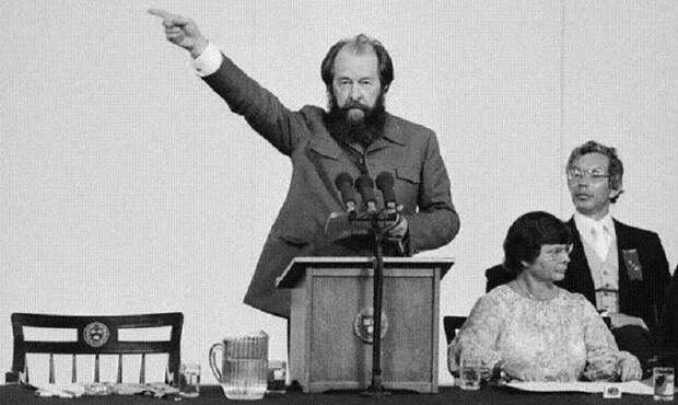 08 Jun 1978, Cambridge, Massachusetts, USA --- Exiled Soviet author Alexander Solzhenitsyn, is shown here in a commencement address at Harvard University, where he said that the most noticeable thing about the West is what he called "decline in courage." Earlier in the day, the noted author received an honorary degree in Doctorate of Humane Letters from the university, during its 327th Commencement exercises. --- Image by © Bettmann/CORBIS