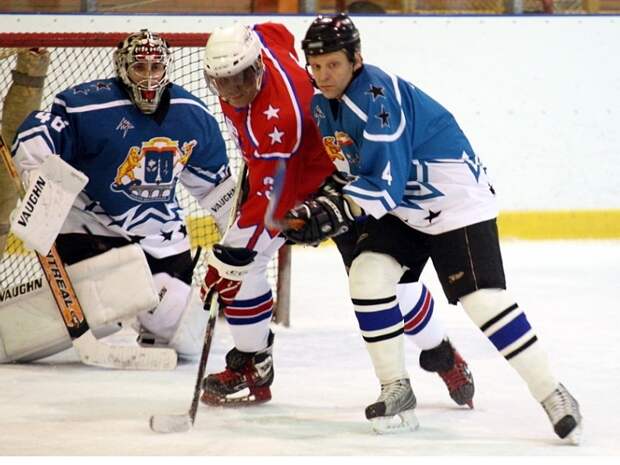 Хоккейный сезон откроет матч между клубами «СВАО» и «Ботанический сад»