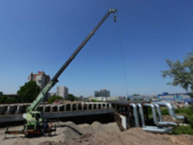 Виктор Томенко проверил работы по реконструкции моста на Новом рынке