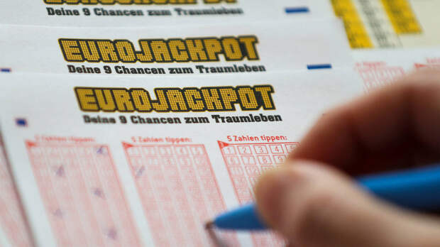 Победитель лотереи лишился миллиарда рублей