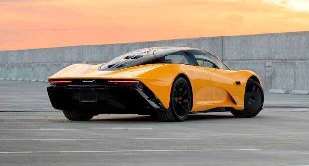 Желтый McLaren Speedtail с небольшим пробегом