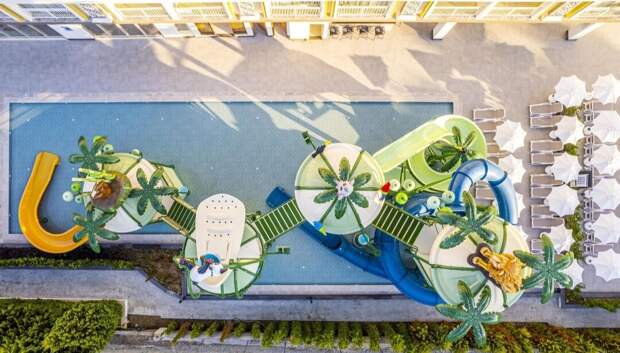 Вид сверху детский аквапарк 