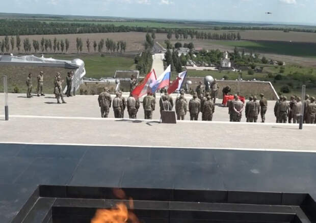 Военнослужащих группировки войск «Центр» наградили государственными наградами за освобождение населенного пункта Очеретино