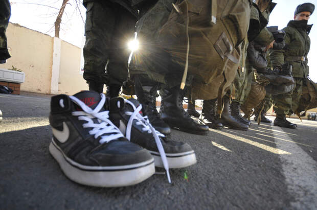 Премьер Словакии Фицо: русские встают на колени, только когда завязывают шнурки