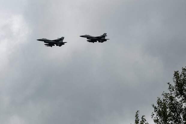 Стало известно о массовом уничтожении западных истребителей на аэродроме Долгинцево