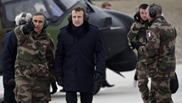 Президент Франции Эммануэль Макрон на военных учениях французской армии. Архивное фото