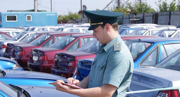 «Растаможка обойдется втрое дороже»: с 1 января сняты ограничения по возрасту для ввозимых автомобилей