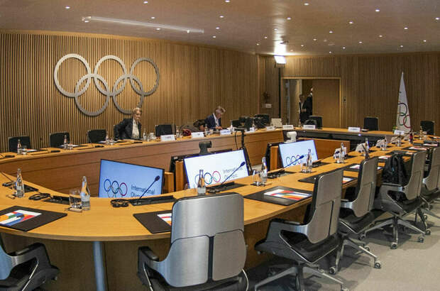 МОК пригласил четырех российских спортсменов на Олимпиаду-2026