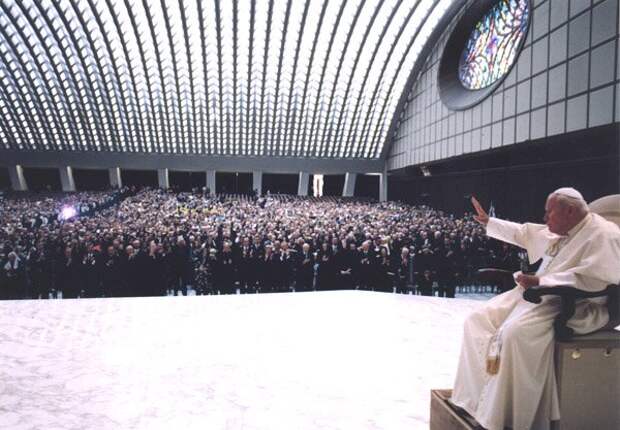 ТАЙНЫЕ ХОЗЯЕВА ЗЕМНЫХ РЕЛИГИЙ. Большой секрет конференц-зала Папы Римского
