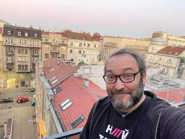 Активно поддерживающий майдан и нынешнюю украинскую власть российский телеведущий и рок-продюсер Михаил Козырев опубликовал...