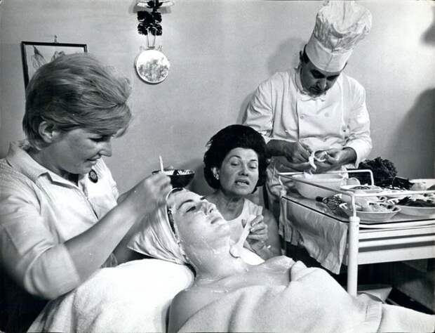 На фото: салон красоты в Америке, 1960-е годы.