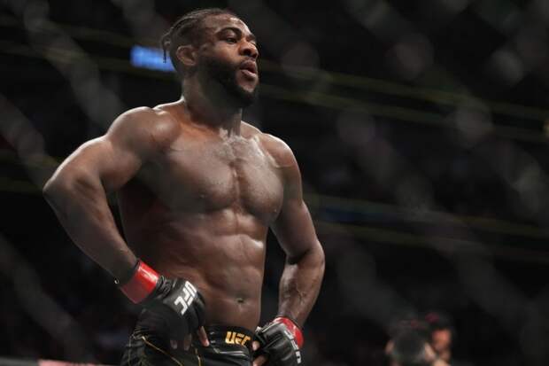 «Русская принадлежность автоматически даёт победу?» — Стерлинг раскритиковал результат в бою Евлоева