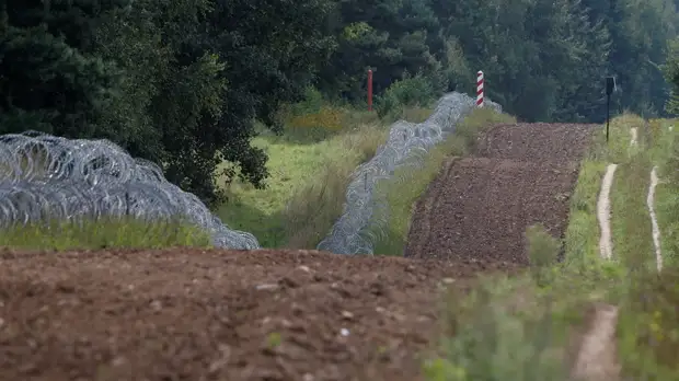 Еврокомиссия следит за ситуацией на границе Белоруссии и Польши