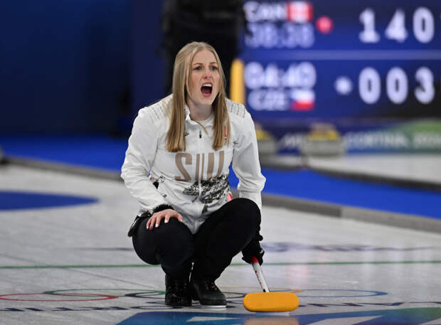 Первые матчи на Олимпиаде пришлось остановить из-за проблем со светом