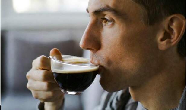 Кофе и чай защищают мозг от деменции при регулярном употреблении