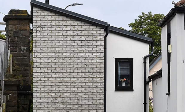 Семья показала, как устроен их быт в доме шириной 3 метра