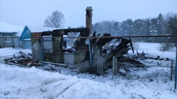 Следователями возбуждено уголовное дело по факту гибели троих человек на пожаре