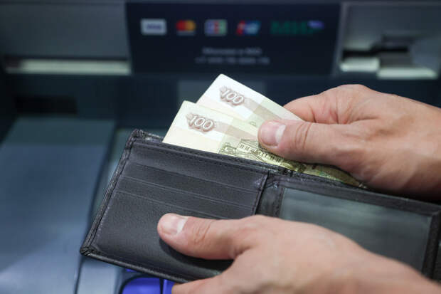 Аналитики рассказали, у кого в Свердловской области самые высокие зарплаты