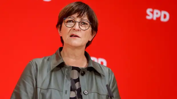 Главами СДПГ избрали Заскиа Эскен и Ларс Клингбайль