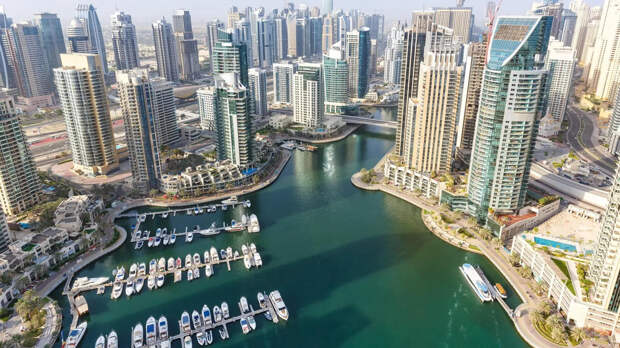 Момент прилета иранского дрона в Дубае попал на видео