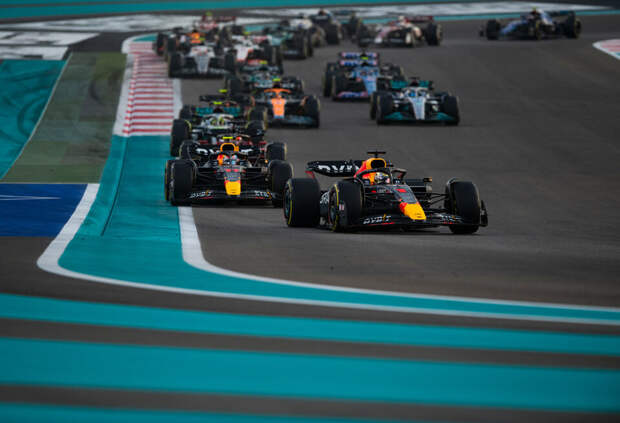 Как Ферстаппен опять не помог Пересу. Анализ Гран При Абу-Даби