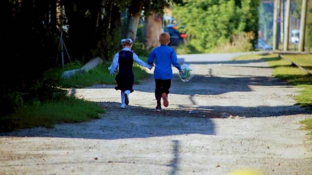 "Дайте детям выспаться". Алтайские эксперты оценили идею ввести в школах "пятую четверть"
