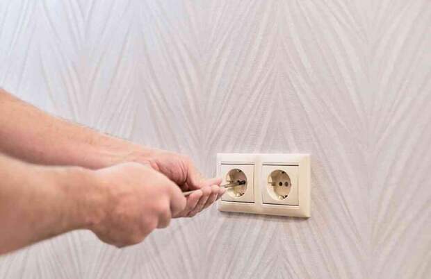 Розетки у плинтуса и выключатели на уровне руки: почему в СССР было иначе