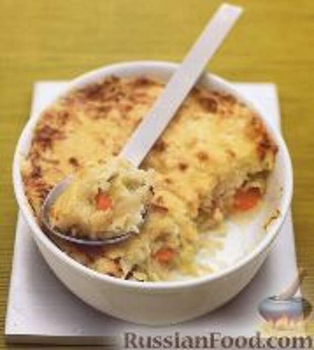 Фото к рецепту: Запеканка картофельная с овощами под сырной корочкой