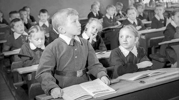 Советская школа 60-ых годов. Образование снова совместное.