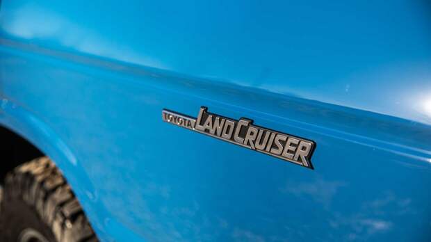 Мощный рестомод на базе 33-летнего Toyota Land Cruiser