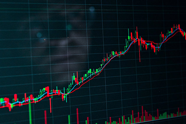Цены на нефть стабильны к завершению волатильной недели