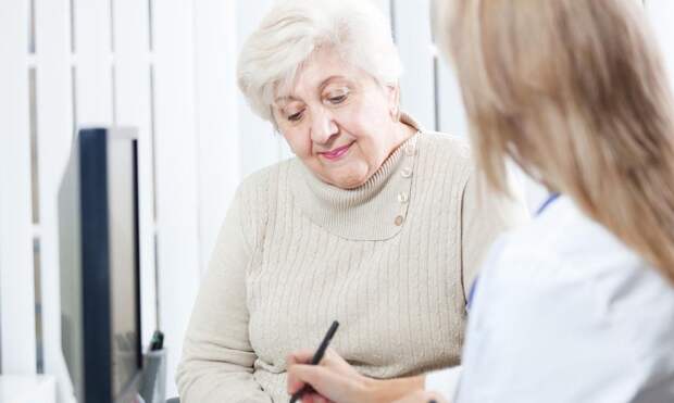 Ранние морщины в этой области лица предупреждают о высоком риске деменции (исследование)