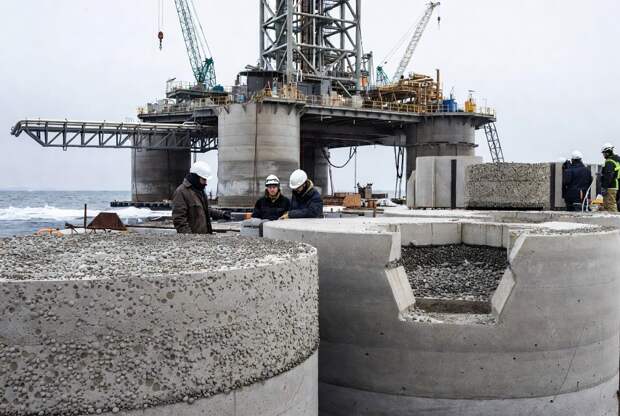 Российские ученые представили «плавучий» бетон для нефтяных платформ
