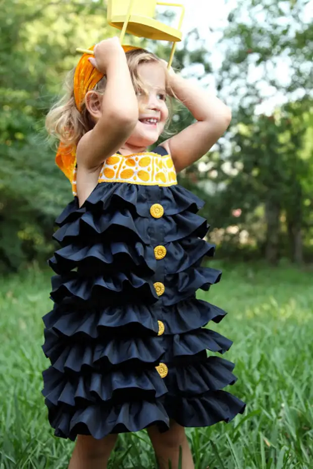 Платье воланами детское