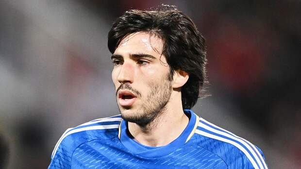 Полузащитник сборной Италии попал в шорт-лист летних трансферов «Манчестер Юнайтед»