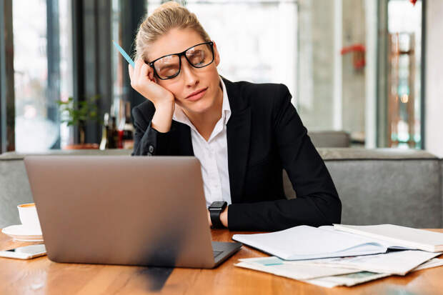 Маркетолог Виноградов: увольнения за сон будут редкими в 2026 году из-за судов