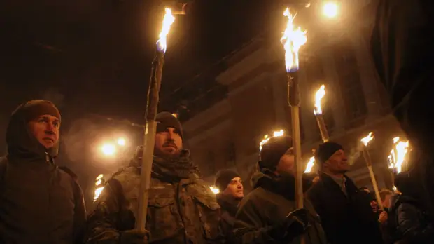 Политолог Форманчук: Запад использует нацистов для превращения Украины в террористическое государство