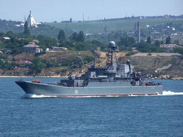 Десантный корабль "Азов" отправился со спецзаданием в Сирию (15 фото)