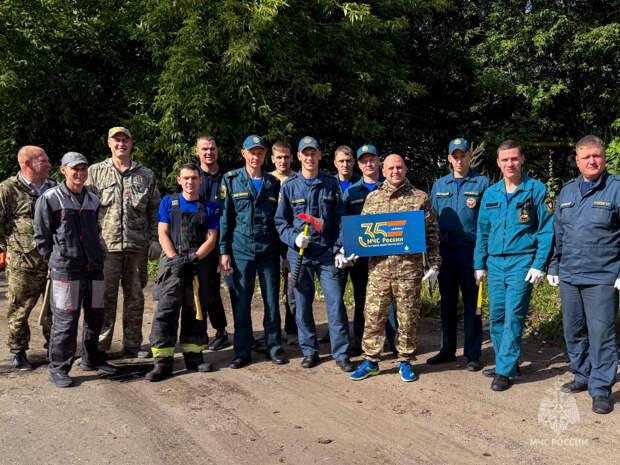 Сотрудники нижегородского управления МЧС России приняли участие в акции «Чистый берег»