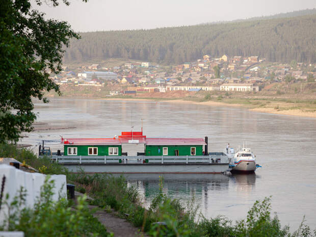 Усть-Кут сегодня небольшой городок в 37 тыс на реке Лена в месте впадения реки Кута. Интересно будет взглянуть на него лет так через 10