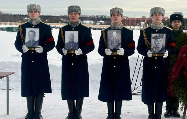 Экипаж Героя Советского Союза Гречишникова торжественно захоронили в Подмосковье