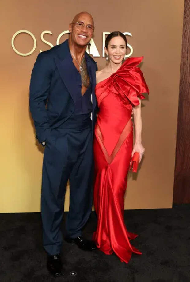 Дуэйн Джонсон и Эмили Блант